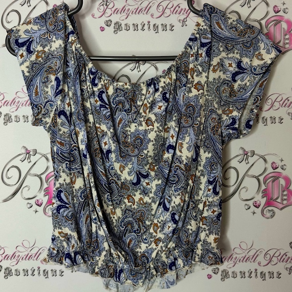 H&M tshirt flowy paisley boho cinch neckline buttons Blue and Cream Paisley